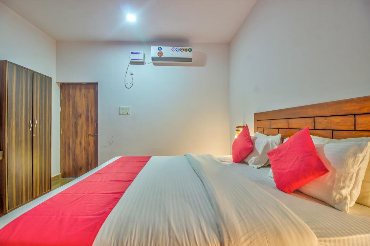 Beach Doorz Hotel Бага Екстериор снимка
