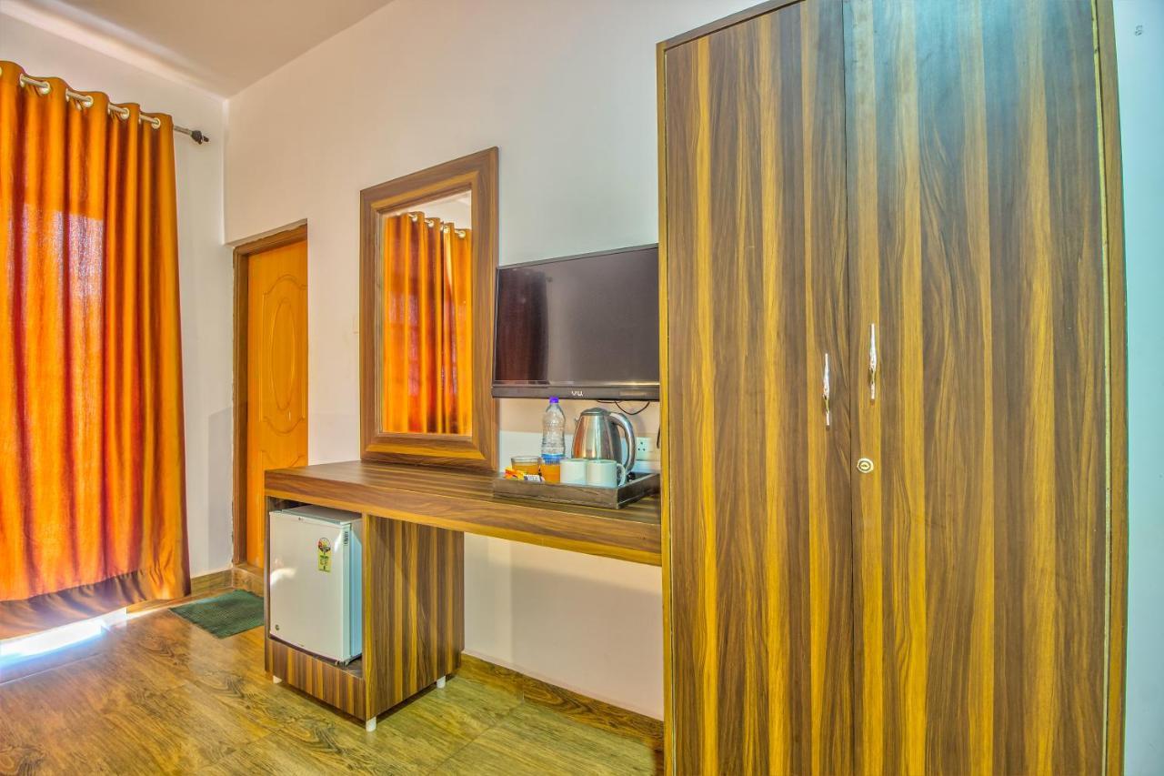 Beach Doorz Hotel Бага Екстериор снимка