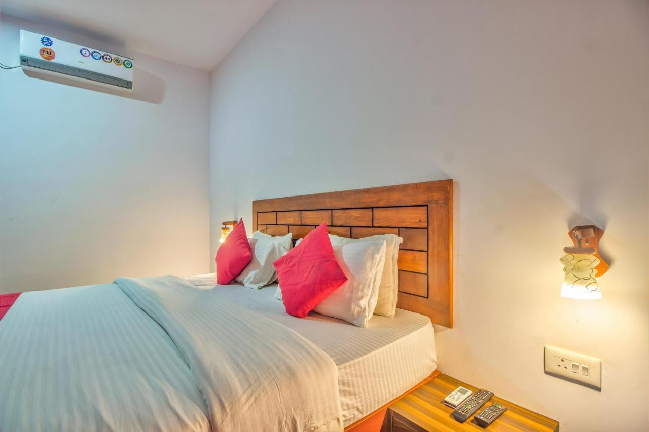 Beach Doorz Hotel Бага Екстериор снимка